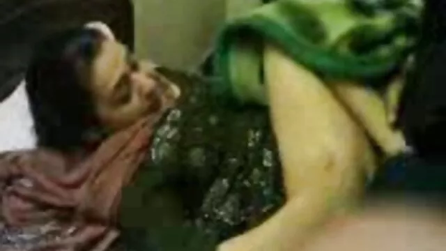 پورنو بدون ثبت نام  عکاس با تصاویر سکسی از زنان باردار استفاده از سوراخ مقعد سبزه