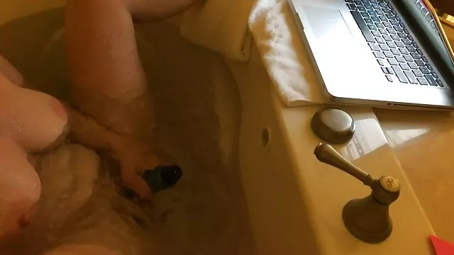 پورنو بدون ثبت نام  رابطه جنسی عکس لختی زنان سکسی در تختخواب